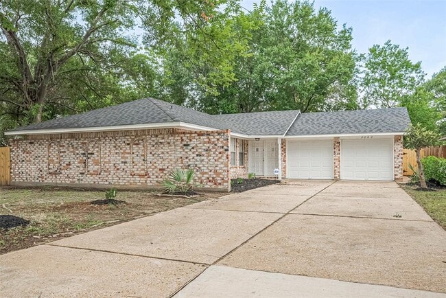 9003 Chateau Forest Dr in Houston, TX - Building Photo - Building Photo