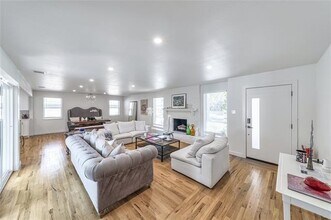 5837 Clendenin Ave in Dallas, TX - Building Photo - Building Photo