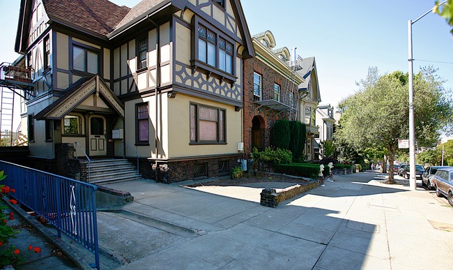 955 Ashbury St in San Francisco, CA - Building Photo - Building Photo