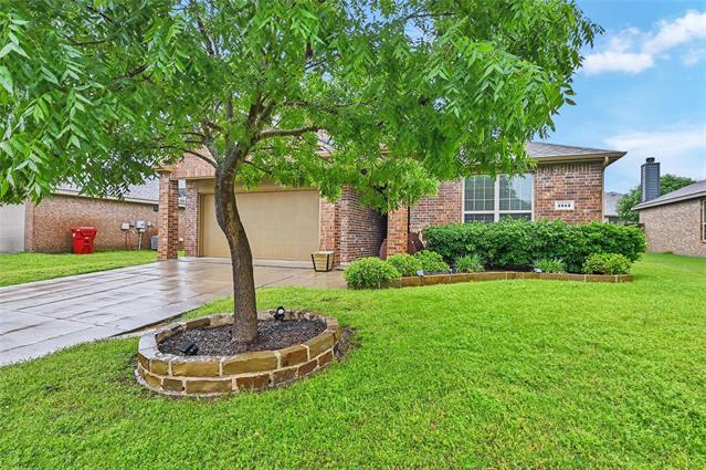 1512 Greenbrier Dr in Van Alstyne, TX - Building Photo - Building Photo