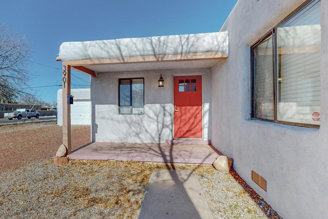 3901 Thaxton Ave SE, Unit 3901 in Albuquerque, NM - Foto de edificio