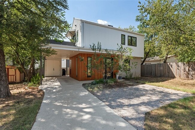 property at 1300 Perez St