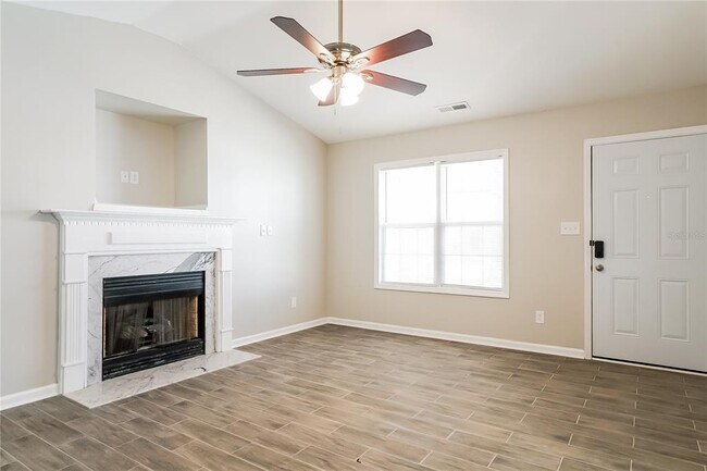 305 Pine St in DeLand, FL - Building Photo - Building Photo