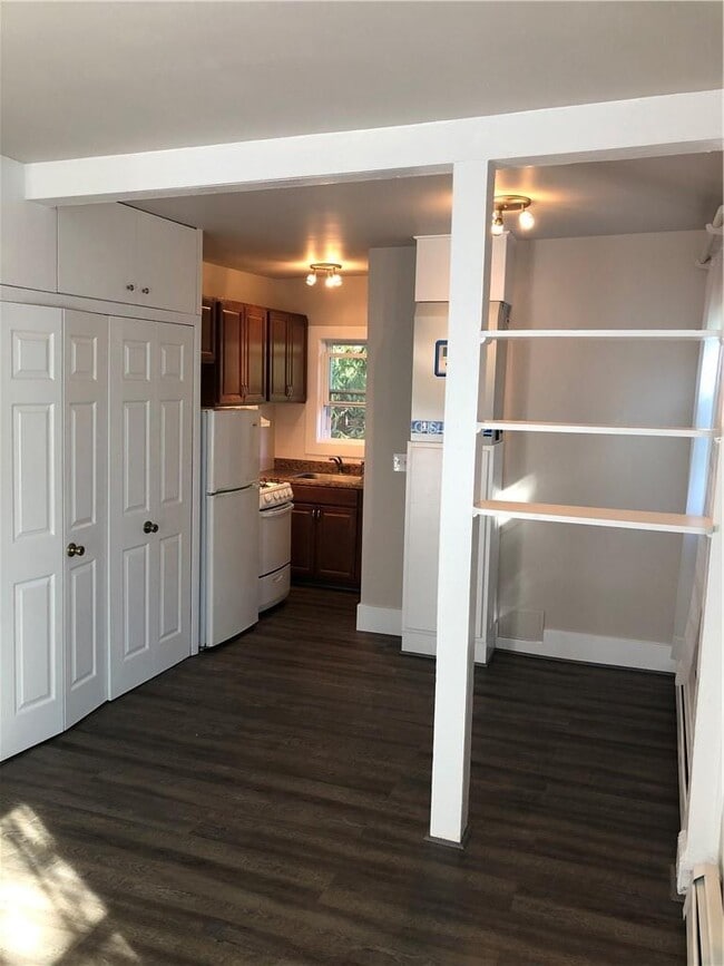 187 W Clarkstown Rd in New City, NY - Building Photo - Building Photo
