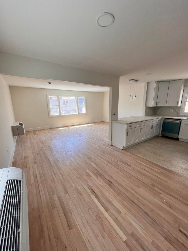 72 69th St in Guttenberg, NJ - Building Photo - Building Photo