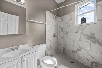 9710 S Avenue L, Unit 3 in Chicago, IL - Building Photo - Building Photo