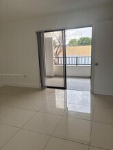 10835 NW 7th St in Miami, FL - Foto de edificio - Building Photo