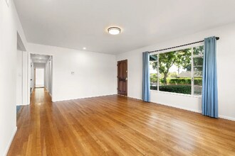 5651 N Bryn Mawr St in Ventura, CA - Building Photo - Building Photo