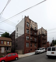 43-39 158th St in Flushing, NY - Building Photo