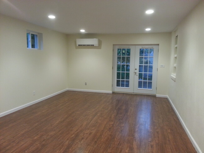 17 Larry Plz, Unit 17 in Yonkers, NY - Building Photo - Building Photo