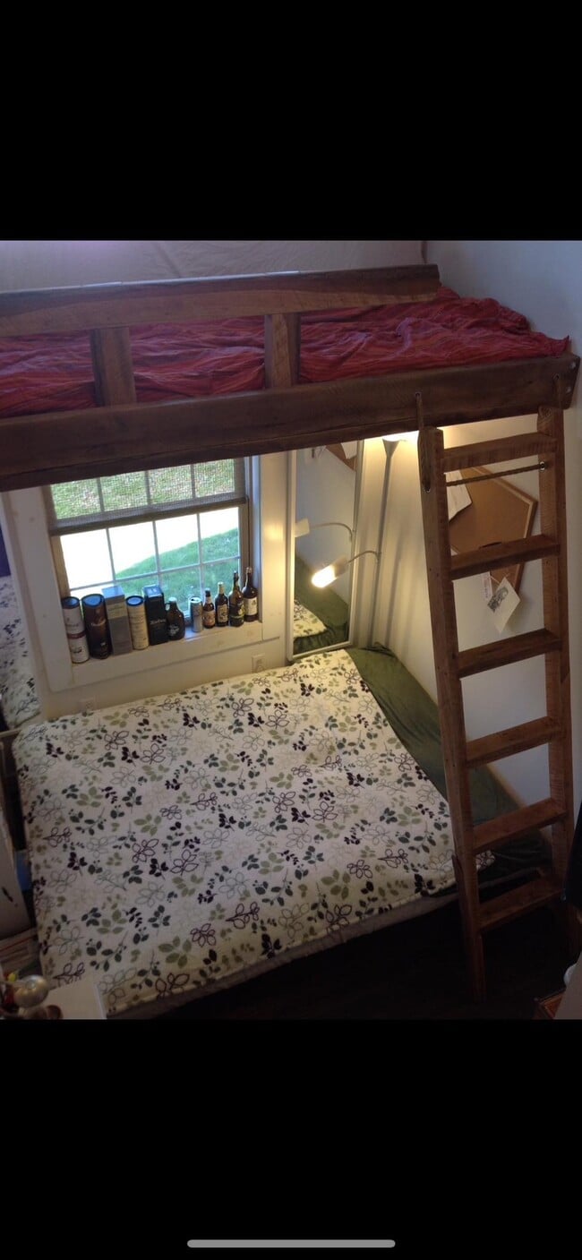 property at 128 N Putt Corners Rd