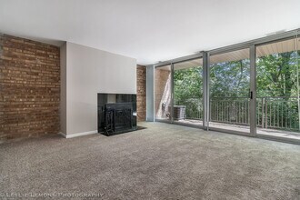 6006 Forest View Rd in Lisle, IL - Building Photo - Building Photo