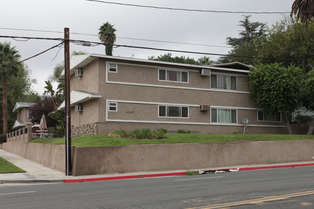 4333 Brockton Ave in Riverside, CA - Foto de edificio