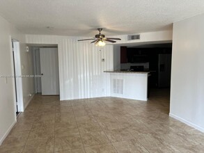 8741 Wiles Rd in Coral Springs, FL - Building Photo - Building Photo