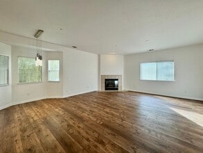 1885 Seville Dr in Napa, CA - Building Photo - Building Photo