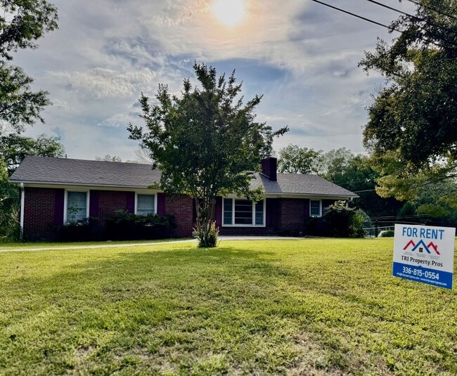 400 Queens Dr in Lexington, NC - Building Photo - Building Photo