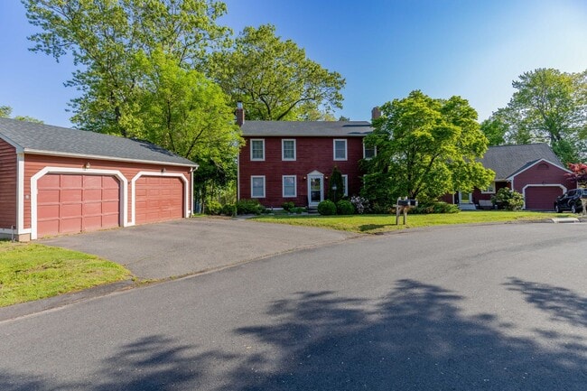 39 Loon Pl in South Windsor, CT - Building Photo - Building Photo