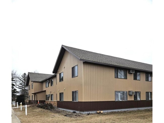 10 12th Ave NE in Elbow Lake, MN - Building Photo - Building Photo