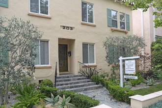 Almont Apartments in Beverly Hills, CA - Building Photo - Building Photo