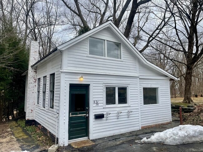 4 Elm Ave in Norwich, CT - Building Photo - Building Photo