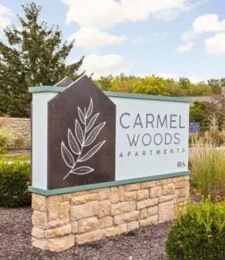 Carmel Woods in Carmel, IN - Foto de edificio