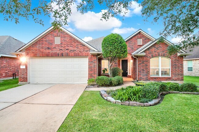 9226 Fernwillow Dr in Spring, TX - Foto de edificio - Building Photo