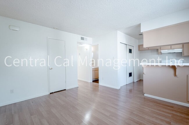 808 Pershing St in Bakersfield, CA - Building Photo - Building Photo