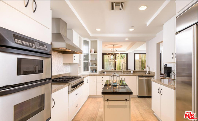 property at 411 N Oakhurst Dr