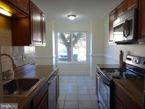 2829 Cambridge Dr in Woodbridge, VA - Building Photo - Building Photo