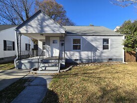 9277 Mason Creek Rd in Norfolk, VA - Building Photo