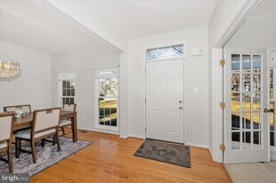 18921 Fountain Hills Dr in Germantown, MD - Building Photo