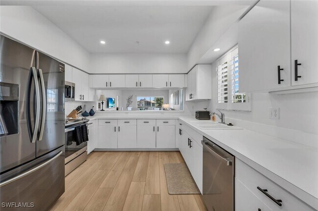 6010 Chardonnay Ln in Naples, FL - Building Photo - Building Photo