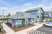 Claxter Crossing Apartments in Salem, OR - Building Photo - Building Photo