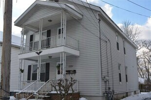 1221 Butternut St, Unit 2 in Utica, NY - Building Photo