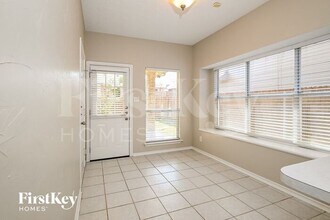 2210 Meadowstone Dr in Carrollton, TX - Building Photo - Building Photo
