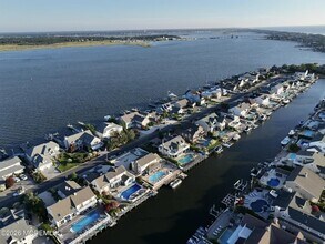 149 Squan Beach Dr in Mantoloking, NJ - Building Photo - Building Photo