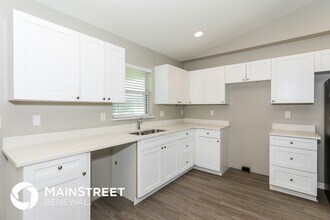 1713 SW 32nd St in Cape Coral, FL - Foto de edificio - Building Photo