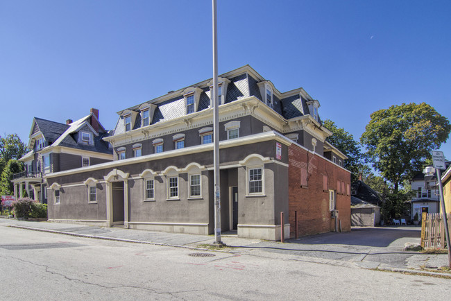 74 West St in Worcester, MA - Foto de edificio - Building Photo