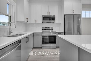6046 Naden Landing NW in Edmonton, AB - Building Photo