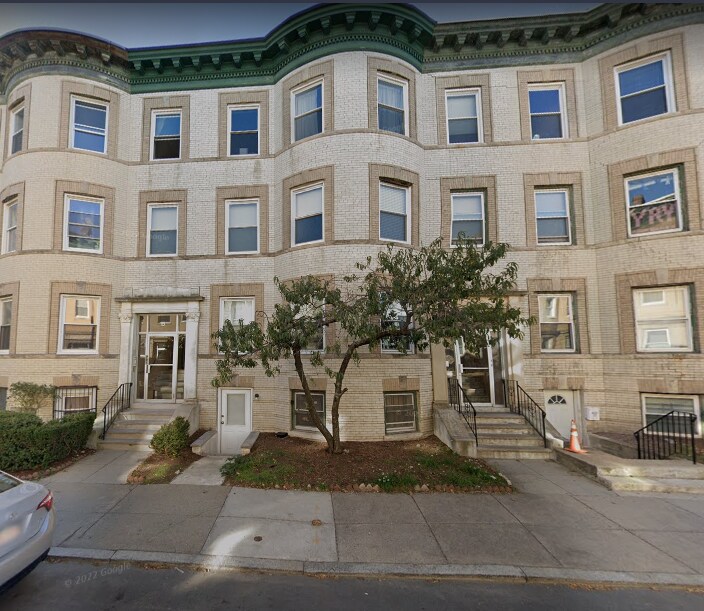 15 Saint Lukes Rd in Boston, MA - Building Photo