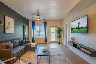 7900 E Princess Dr in Scottsdale, AZ - Building Photo