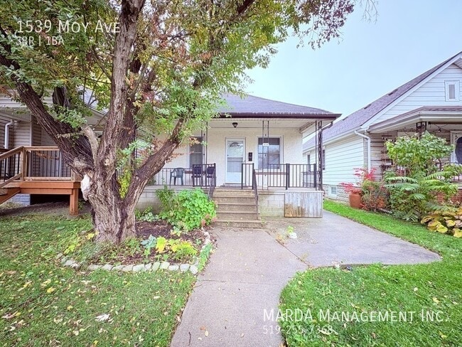 property at 1539 Moy Ave