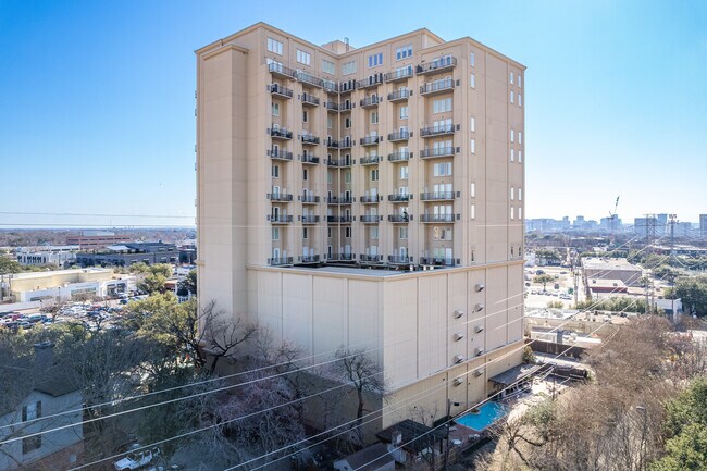 Travis At Knox in Dallas, TX - Building Photo - Building Photo