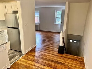 90 Marilyn Pl in Clifton, NJ - Building Photo - Building Photo