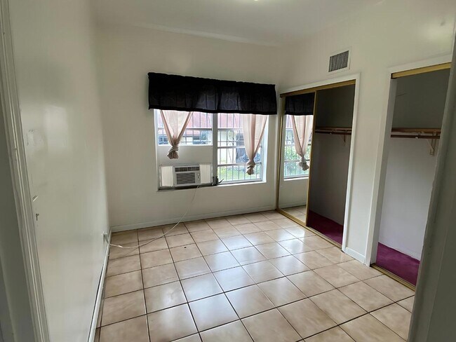 3320 NW 5th Ave in Miami, FL - Building Photo - Building Photo