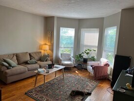 393 Centre St, Unit #1 in Boston, MA - Building Photo