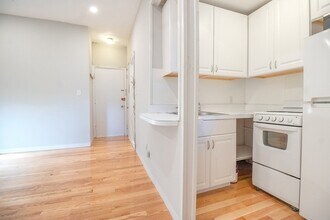 36 Winchester St, Unit 6 in Brookline, MA - Foto de edificio - Building Photo