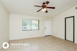 811 Airport Ave SE in Palm Bay, FL - Foto de edificio - Building Photo