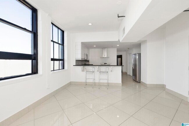 2201 1st Ave N in Birmingham, AL - Building Photo - Building Photo