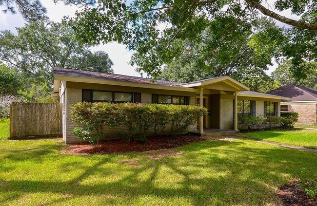 5227 Indigo St in Houston, TX - Building Photo - Building Photo